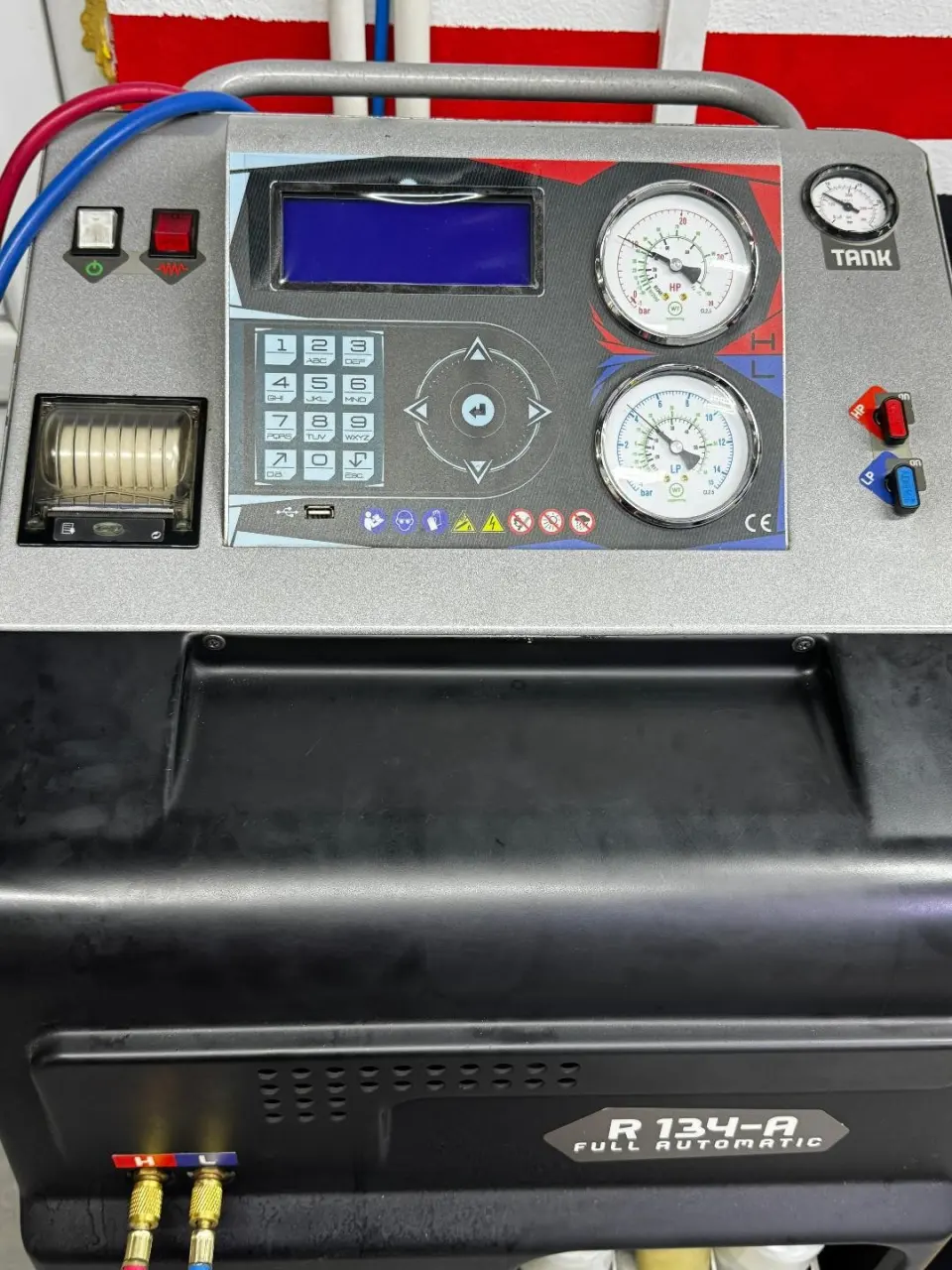 Stație de încărcare freon R134a în atelierul din Rahova
