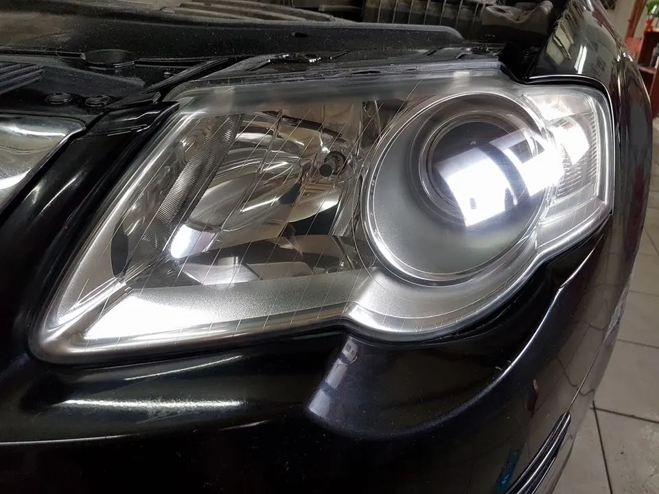 Același far de Volkswagen, după polish