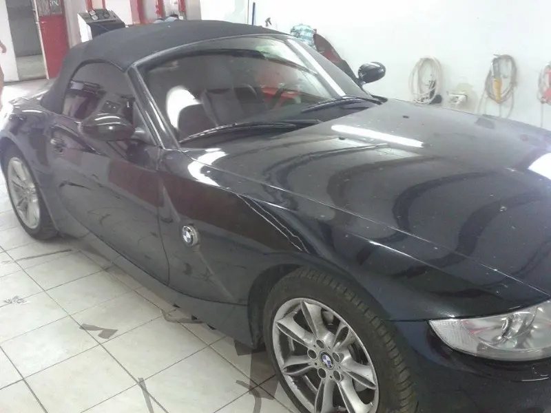Mașină cu folie auto pe geamuri, montată în atelierul Expert Auto Speed