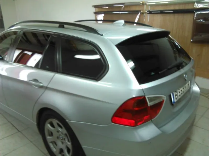 Mașină cu folie auto pe geamuri, montată în atelierul Expert Auto Speed