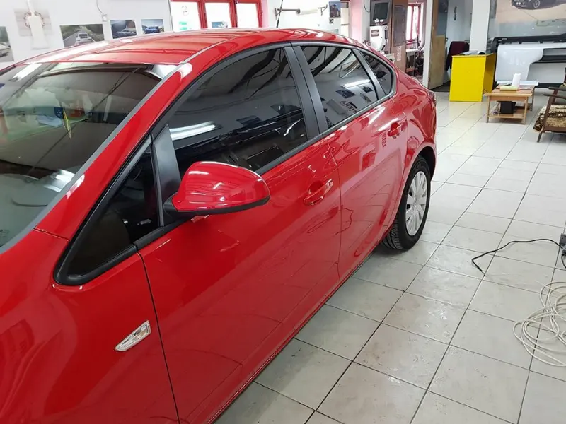 Mașină cu folie auto pe geamuri, montată în atelierul Expert Auto Speed