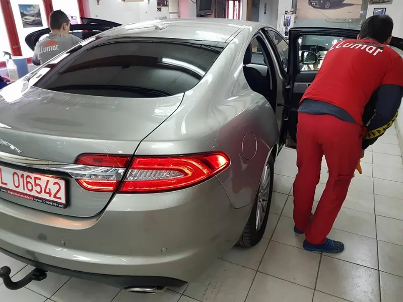 Mașină cu folie auto pe geamuri, montată în atelierul Expert Auto Speed
