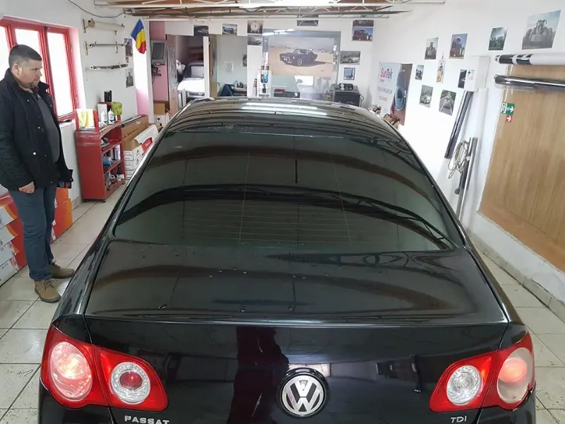 Mașină cu folie auto pe geamuri, montată în atelierul Expert Auto Speed