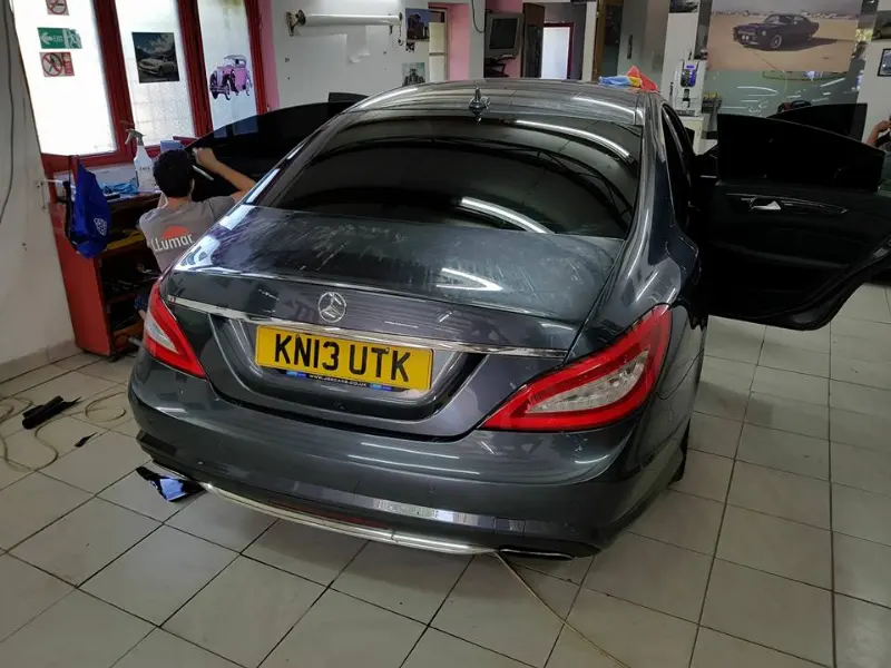 Mașină cu folie auto pe geamuri, montată în atelierul Expert Auto Speed