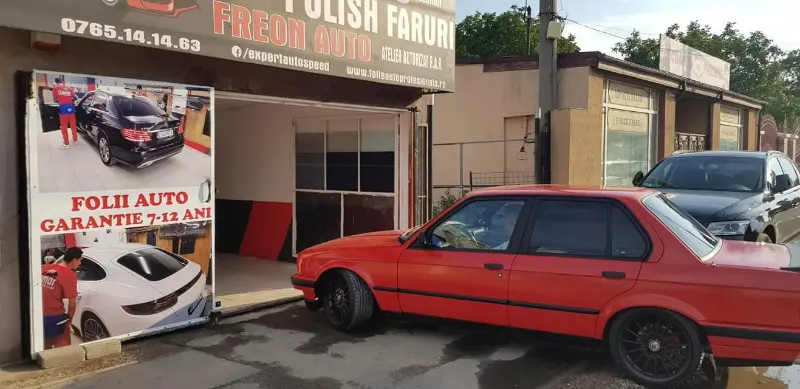 Mașină cu folie auto pe geamuri, montată în atelierul Expert Auto Speed