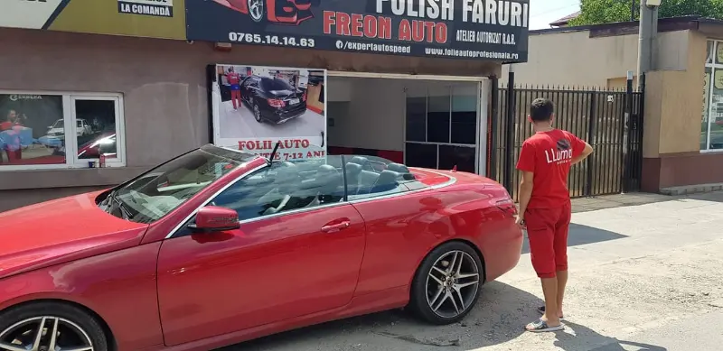 Mașină cu folie auto pe geamuri, montată în atelierul Expert Auto Speed
