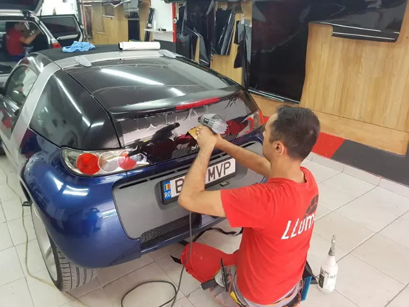Mașină cu folie auto pe geamuri, montată în atelierul Expert Auto Speed